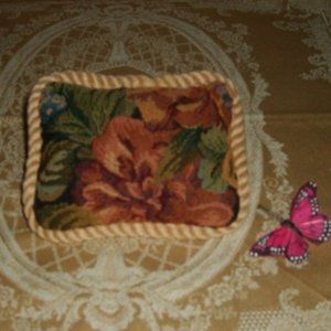 Sachet Floral Tapestry Deco. Cording Handmade